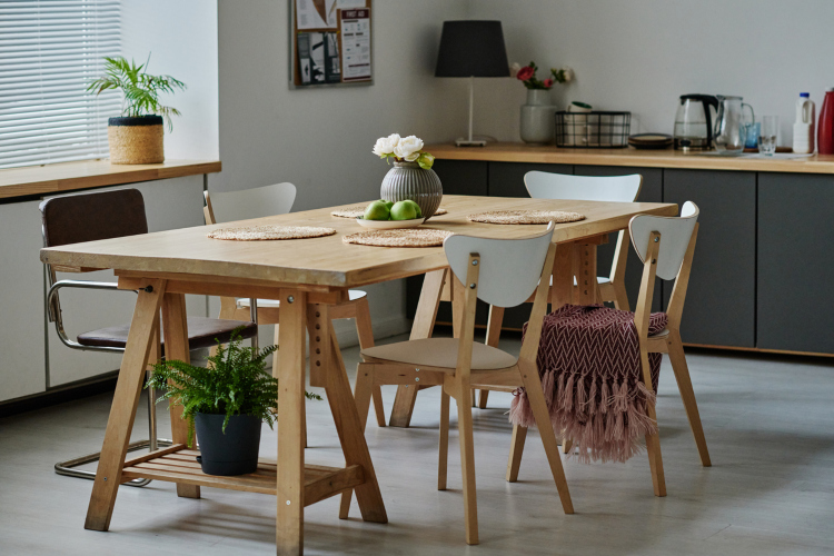 Oblik trpezarijskog stola igra važnu ulogu u dizajniranju feng šui trpezarije